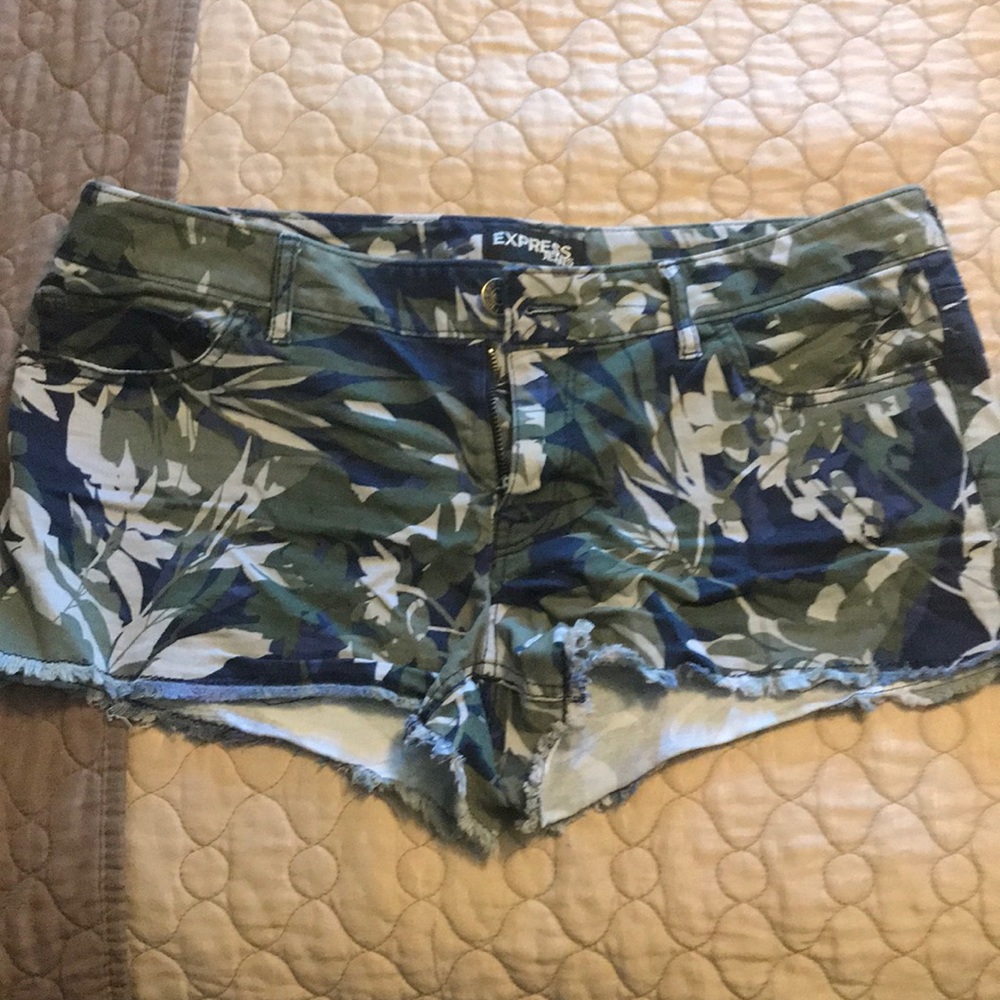 Express shorts